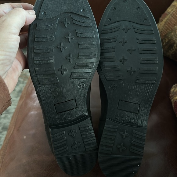 Bo’s and co chelsea boot - Picture 3 of 4